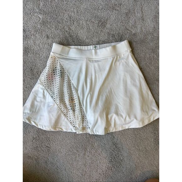 Tuckernuck White and Fresh Buds Perforated Tennis Skirt, Med $100 F34 - Picture 3 of 7